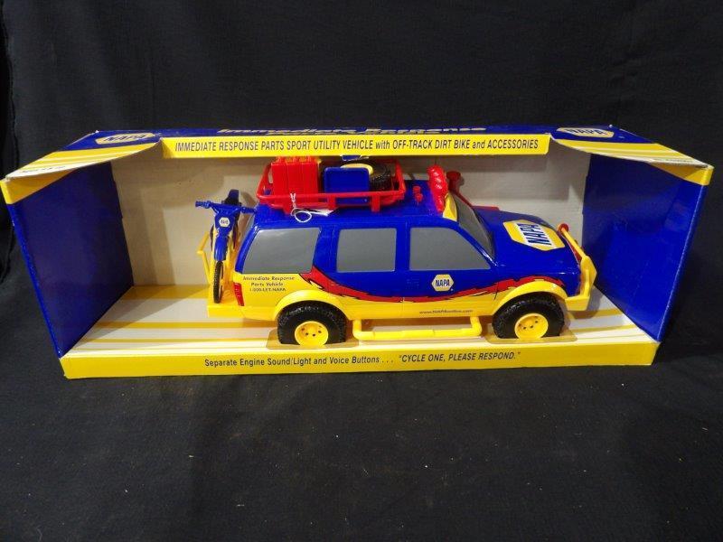 First Gear Napa Immediate Response Parts Sport Utility Vehicle w/ Off Track Dirt Bike & Accessories (1 of 6)