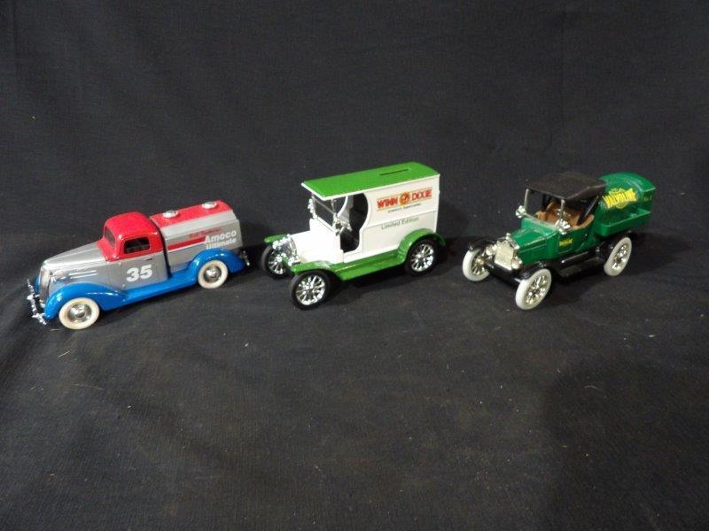 Lot of 3 Ertl and Spec Cast Advertising Locking Coin Bank Replicas-Winn Dixie, Valvoline & Amoco (1 of 9)