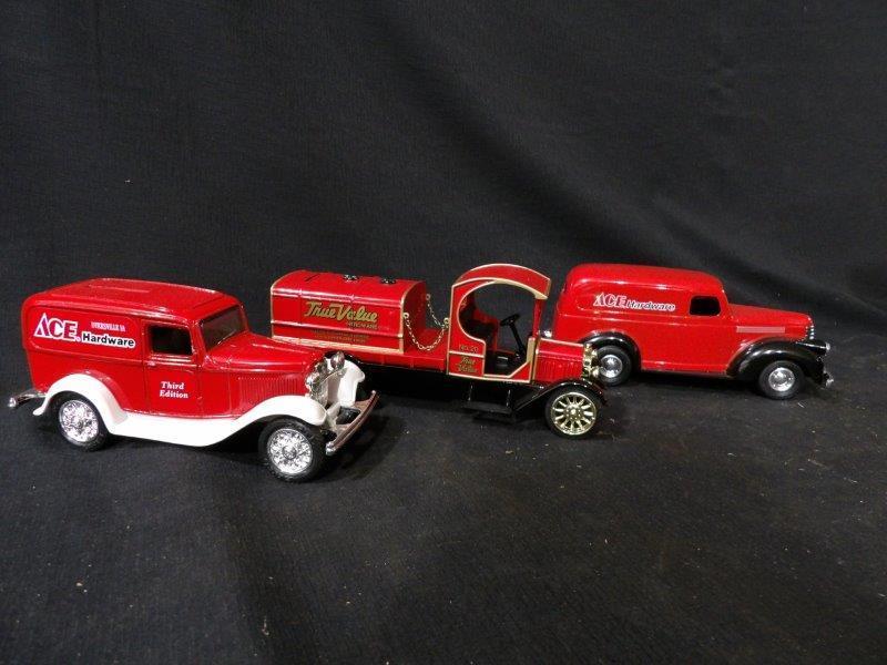 Lot of 3 Advertising Locking Coin Bank Replicas Inc. Ertl-True Value & Ace Hardware (1 of 12)