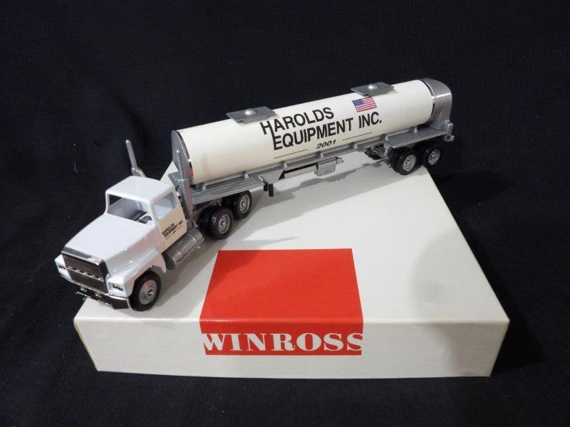 Winross Harolds Equipment Inc. 2001 Promotional Model Truck and Tanker (1 of 4)