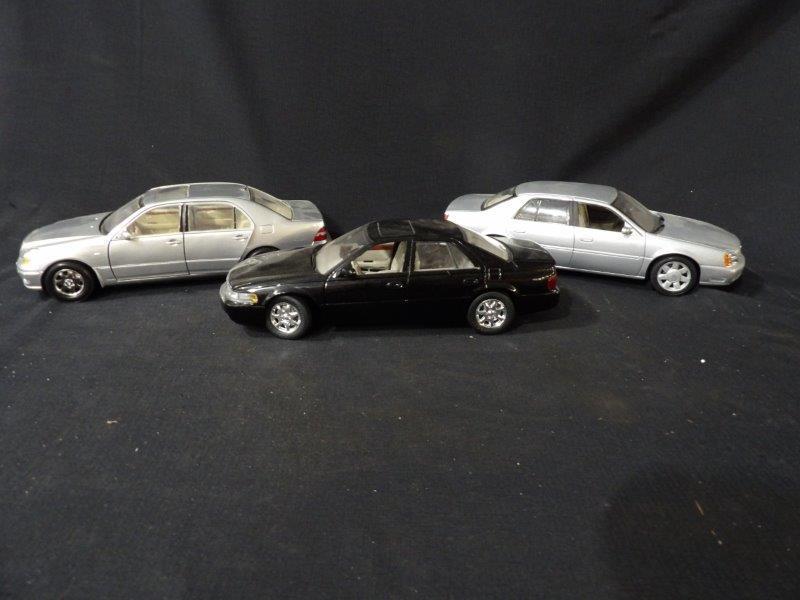 Lot of 3 Die Cast Replicas Inc. Maisto, Motor Max & Anson (1 of 12)