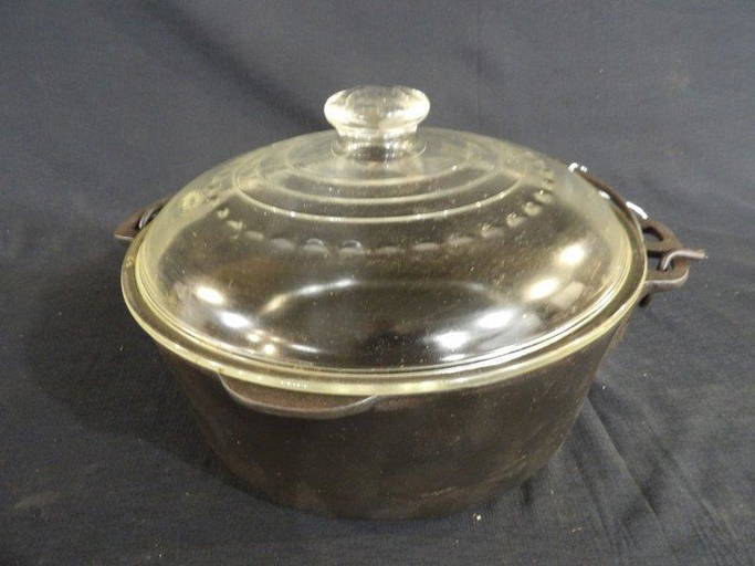 Griswold Wagner Dutch oven with glass lid (0009) on Sep 13, 2022 Atlee Raber Auctions in OH