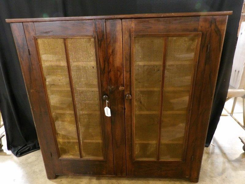 Nice primitive pie safe (1 of 7)