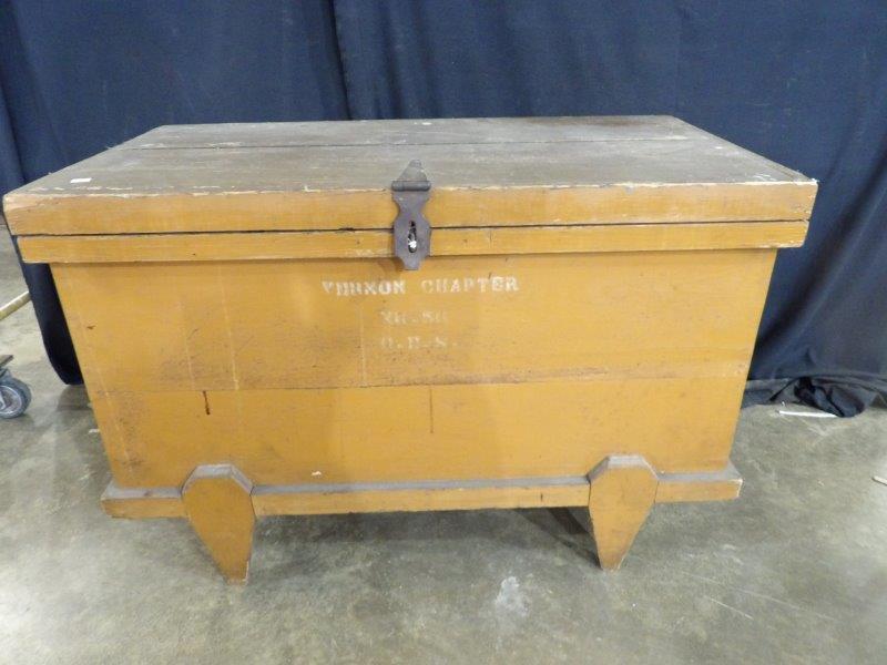 Great early painted footed trunk (1 of 7)