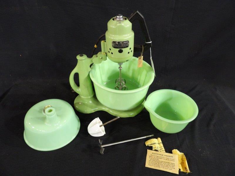 Mix Rite mixer w/3 jadeite mixing bowls (1 of 8)