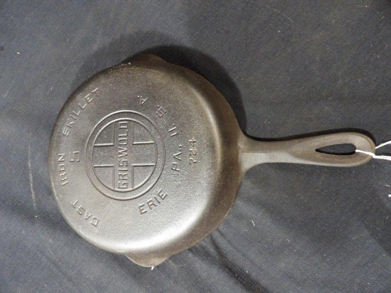 Griswold #5 cast iron skillet (1 of 3)