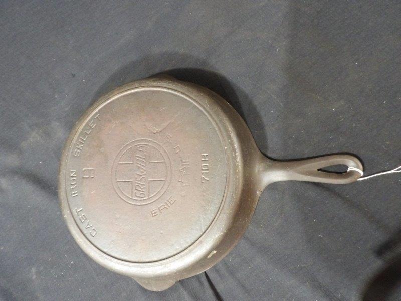 Griswold #9 cast iron skillet (1 of 4)