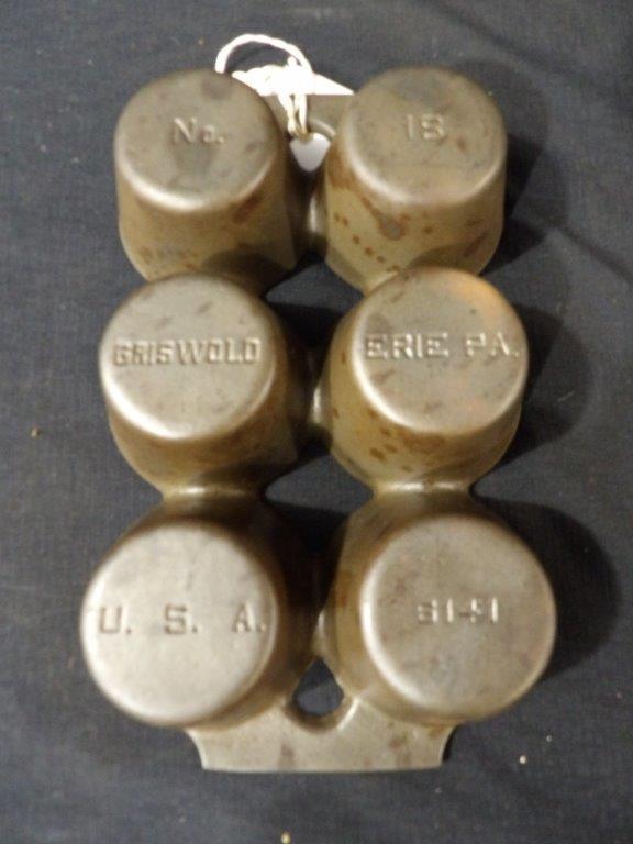 Griswold No. 18 Cast Iron 6 Muffin Pan (1 of 4)