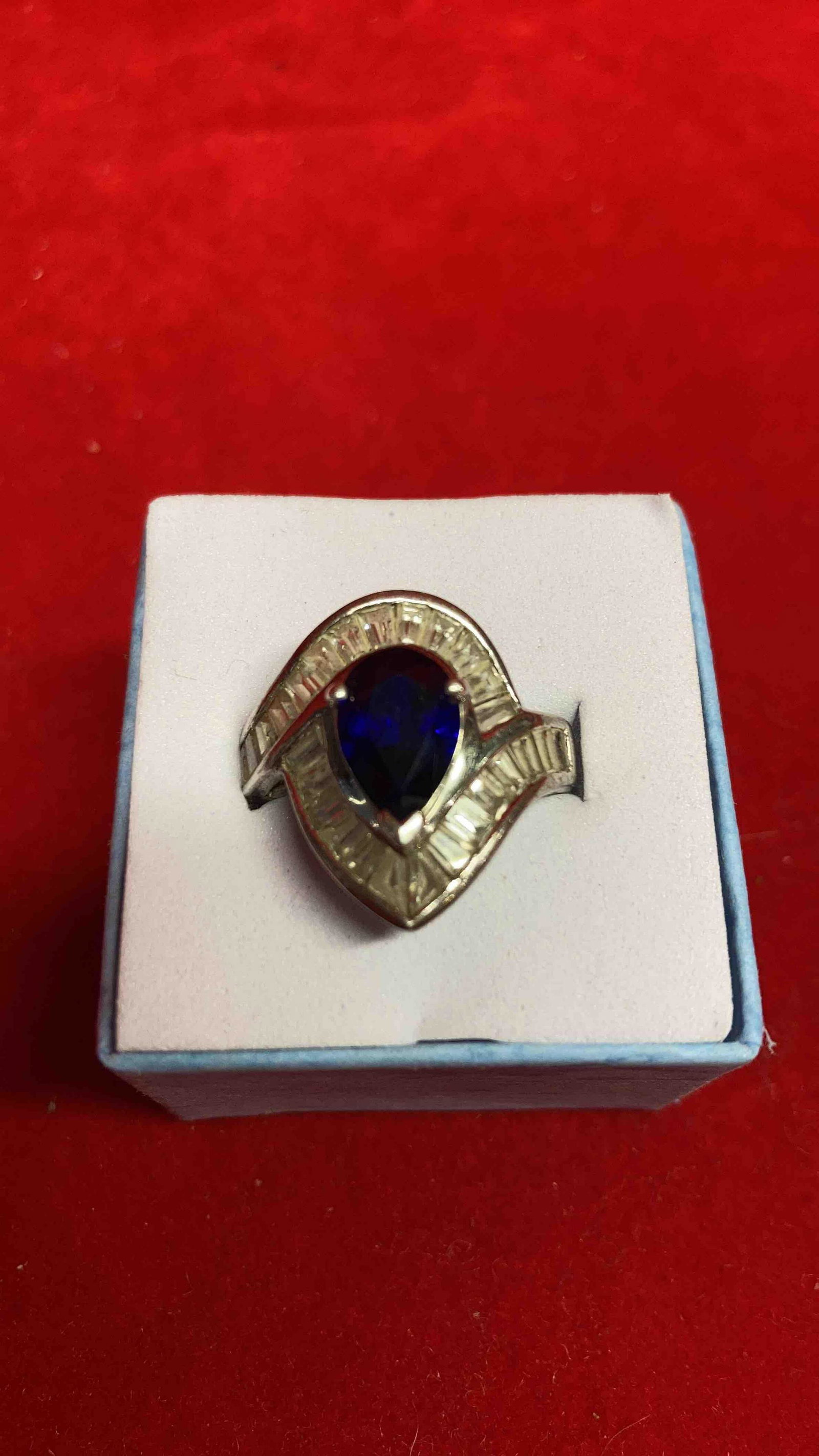STERLING SILVER RING W/ DIAMONDS AND BLUE SAPPHIRE (1 of 5)