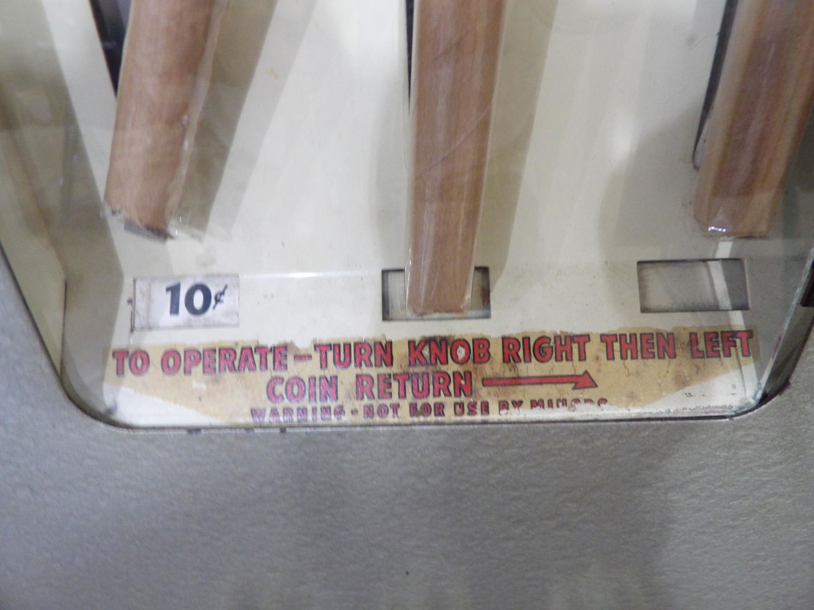 1950's COIN-OP CIGAR VENDING MACHINE "CIGAROMAT"