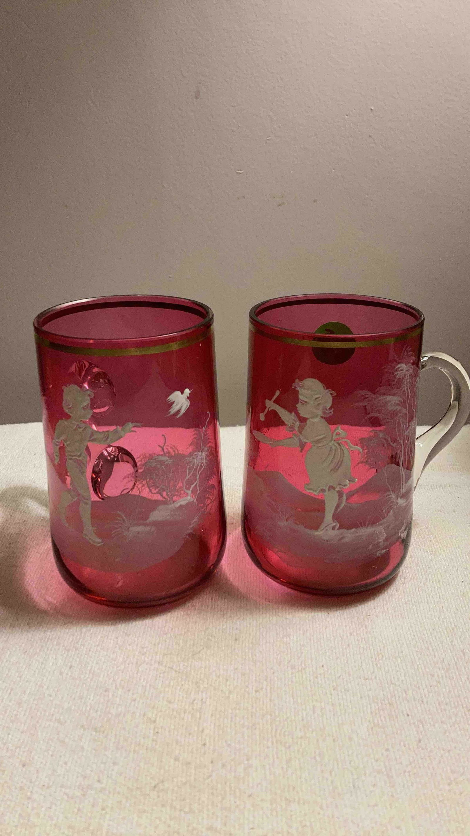 FENTON MARY GREGORY CRANBERRY GLASS MUGS (1 of 7)