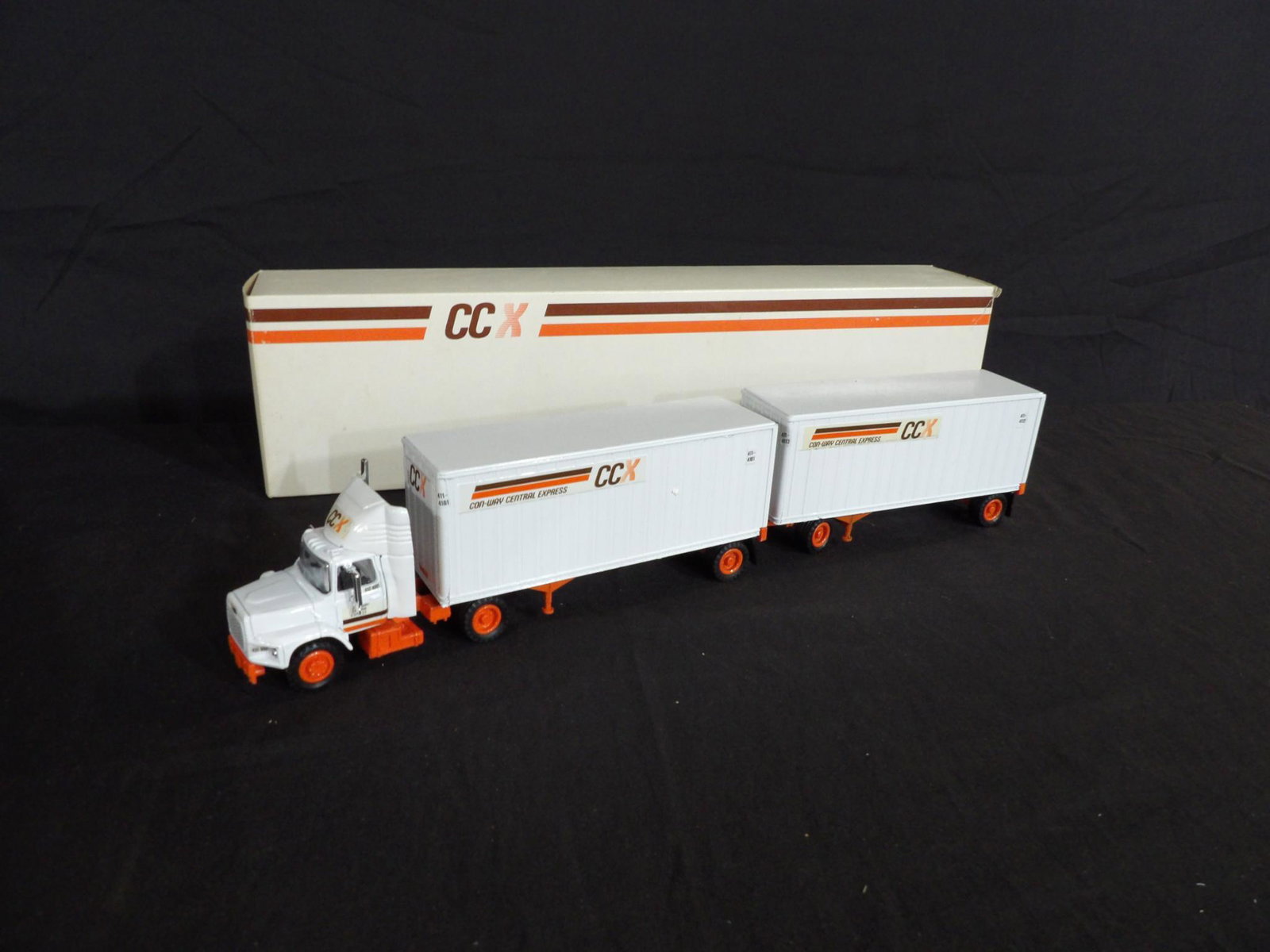 TONKIN CCX CON-WAY CENTRAL EXPRESS SEMI TRUCK W/ TANDEM TRAILER (1 of 5)