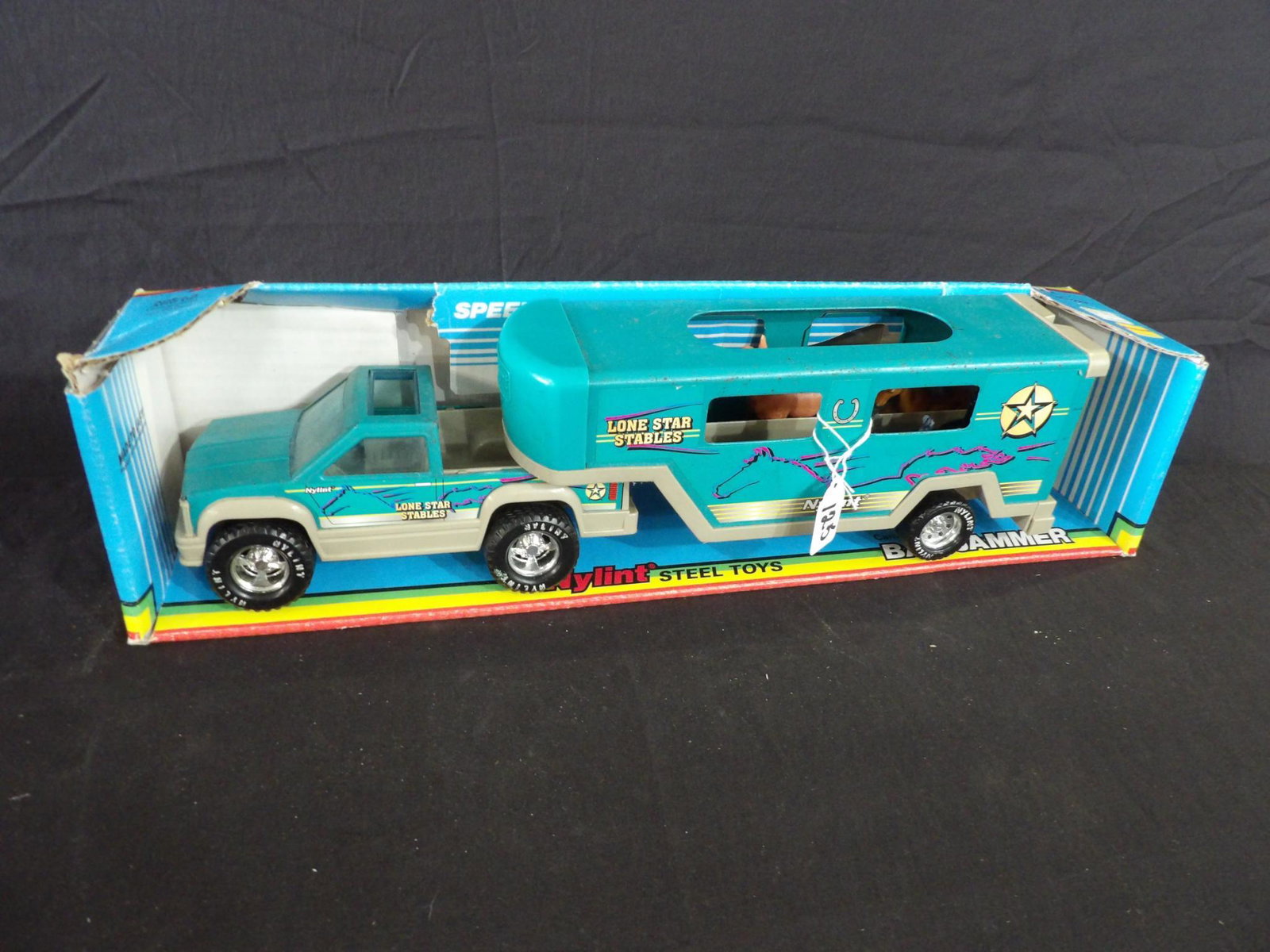 NYLINT LONE STAR STABLES TRUCK AND TRAILER W/ HORSES: NOT IN ORIGINAL PACKAGING 16" L
