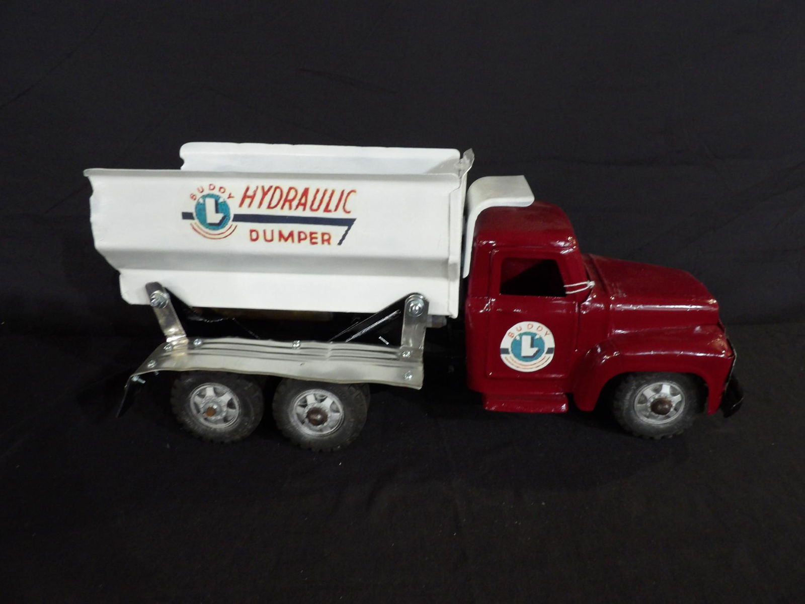 VINTAGE BUDDY L HYDRAULIC DUMPER TRUCK (1 of 6)