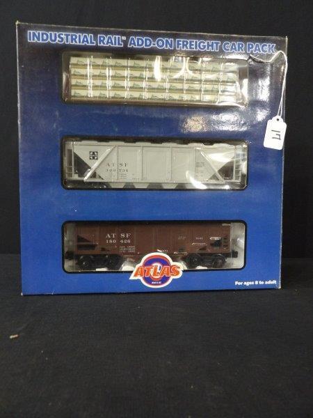 ATLAS INDUSTRIAL 3 RAIL SANTA FE TRAIN SET ADD ON PACK (1 of 6)