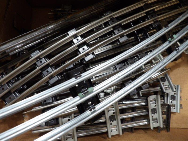 LIONEL LOT OF 3 RAIL TRACK (1 of 5)