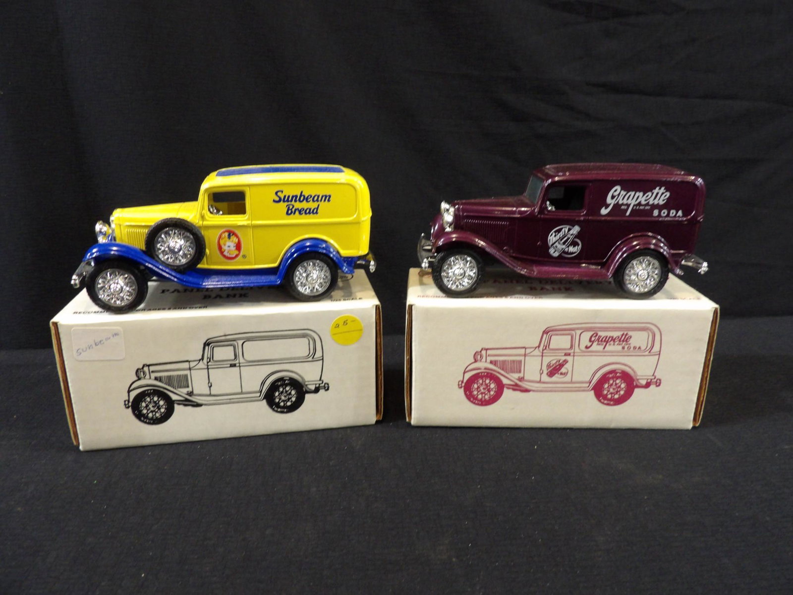 LOT OF 2 ERTL ADVERTISING LOCKING COIN BANK REPLICAS - SUNBEAM BREAD & GRAPETTE SODA (1 of 8)