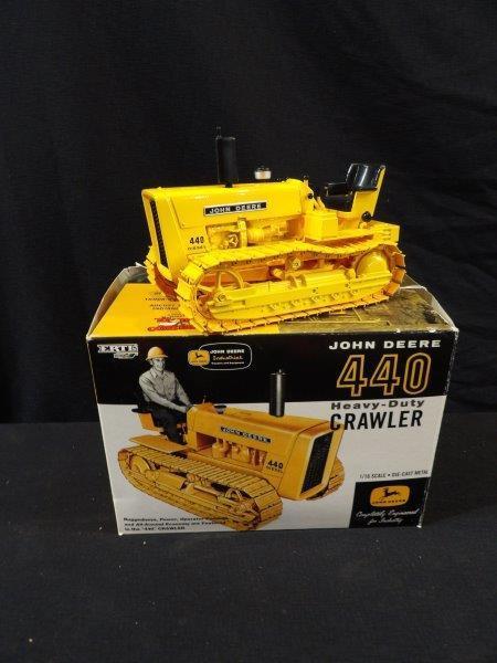 ERTL JOHN DEERE 440 HEAVY DUTY CRAWLER 2005 NATIONAL TOY TRUCK'N CONSTRUCTION SHOW: NIB 1/16 SCALE