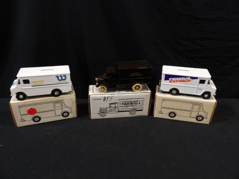 LOT OF 3 ERTL ADVERTISING LOCKING COIN BANK REPLICAS-UPS, FEDEX AND UNIWEAR (1 of 4)