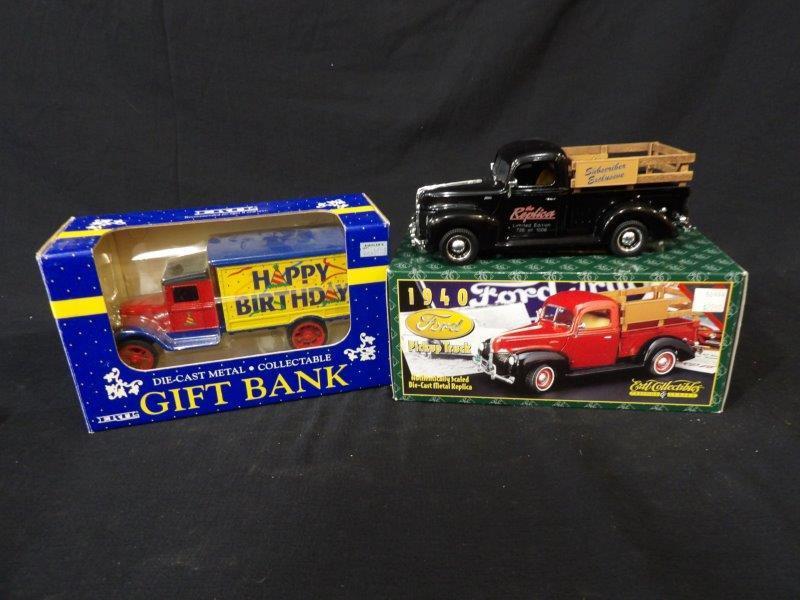 Lot of 2 Ertl Advertising Trucks (1 of 9)