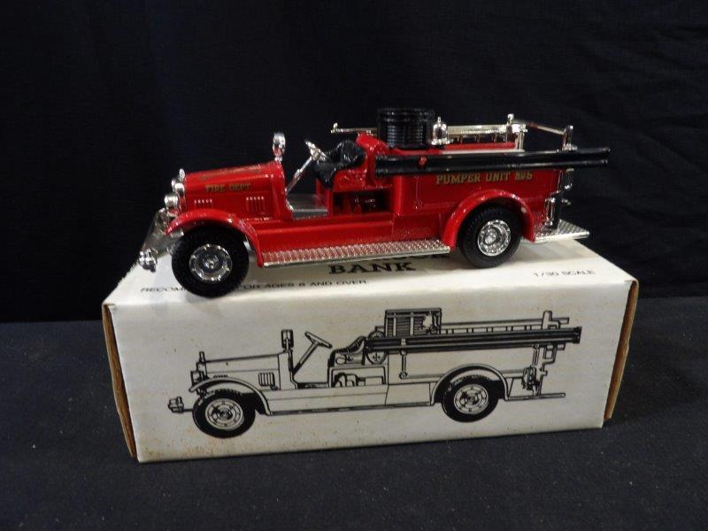 ERTL 1926 SEAGRAVE DUBUQUE FIRE DEPARTMENT FIRE TRUCK: NIB 1/30 SCALE