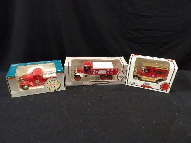 LOT OF 3 ERTL AND SPEC CAST TRACTOR SUPPLY CO. LOCKING COIN BANK REPLICAS (1 of 7)