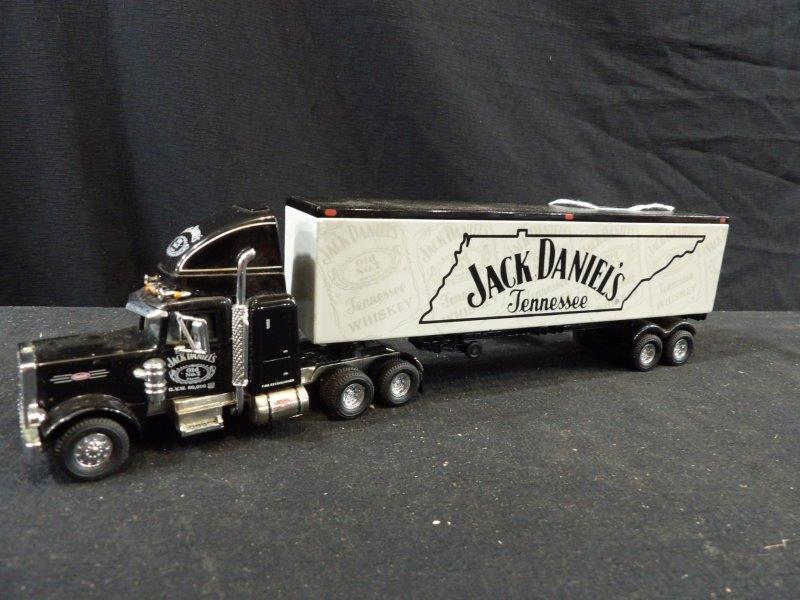 JACK DANIEL'S TENNESSEE WHISKEY PETERBILT TRUCK AND TRAILER (1 of 6)