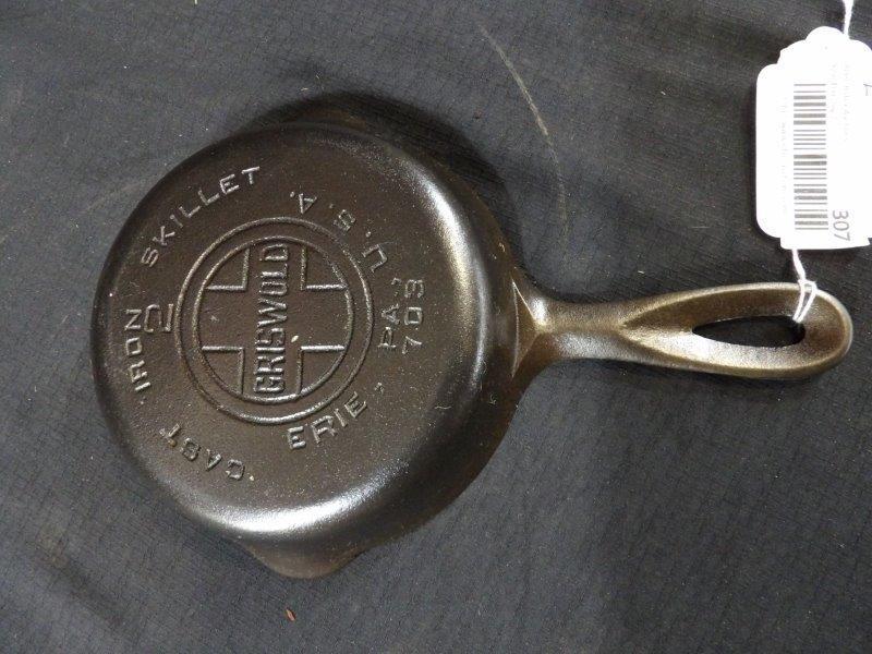Rare Griswold #2 cast iron skillet (1 of 6)