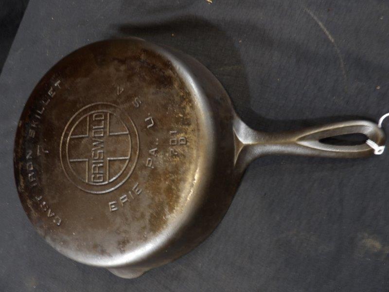 Griswold #7 cast iron skillet (1 of 4)