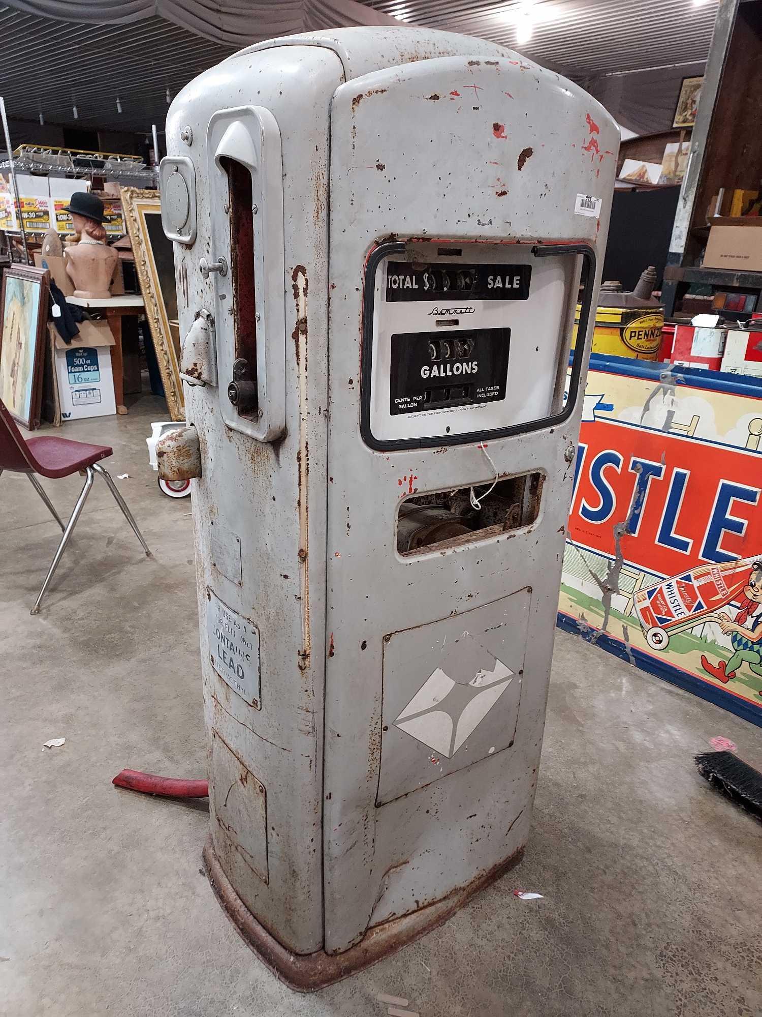 Bennett model 1066 gas pump (1 of 20)