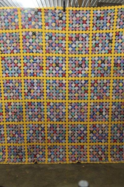 Feed Sack 49 Square Yo-Yo Quilt (1 of 8)