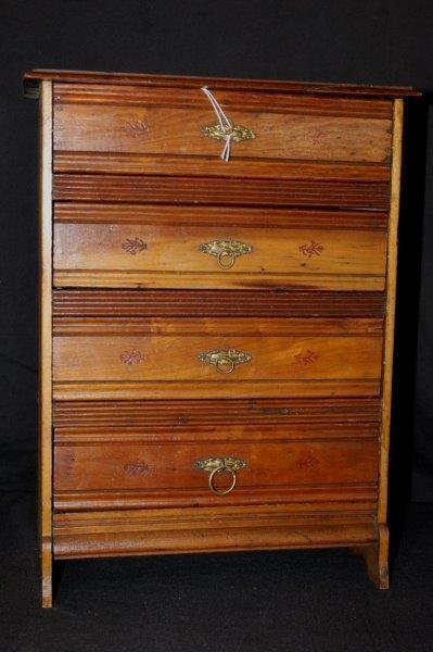 Early 4 drawer Childs chest (1 of 11)