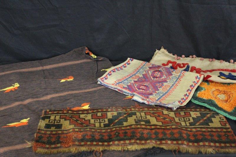 Hooked Rug, Native American Decorated Linen & Tapestry (1 of 6)