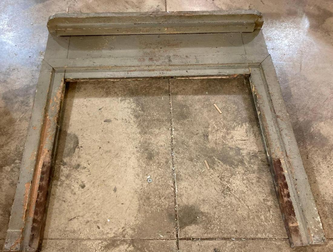 Chippy Painted Mantle (1 of 7)