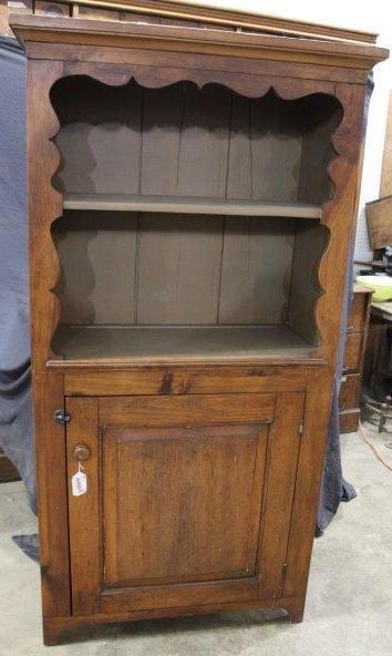 American flat wall cupboard (1 of 7)