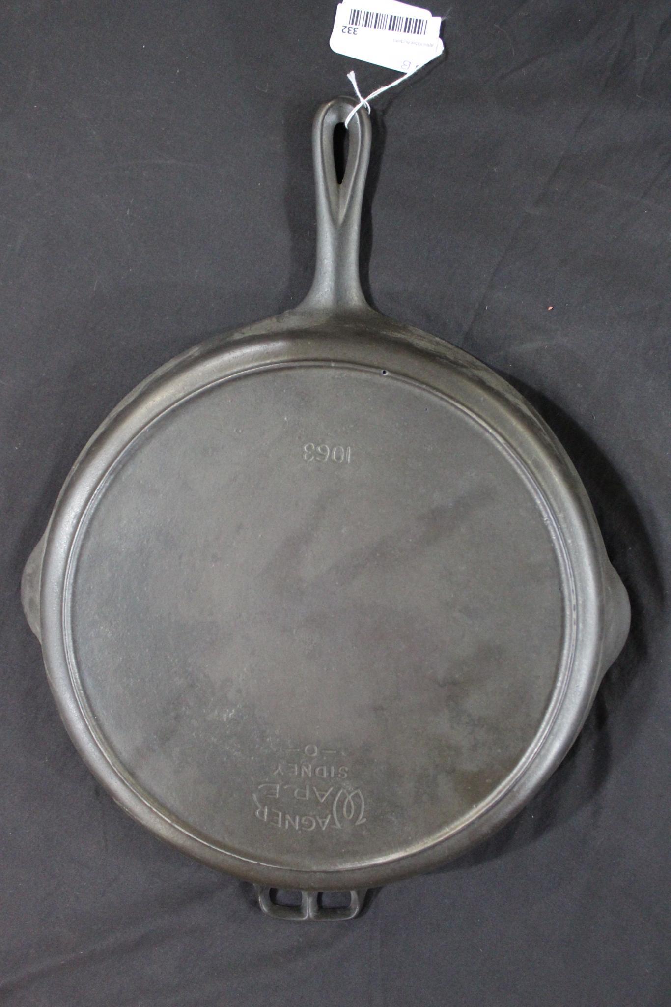 Wagner Sydney #13 cast iron skillet (1 of 4)