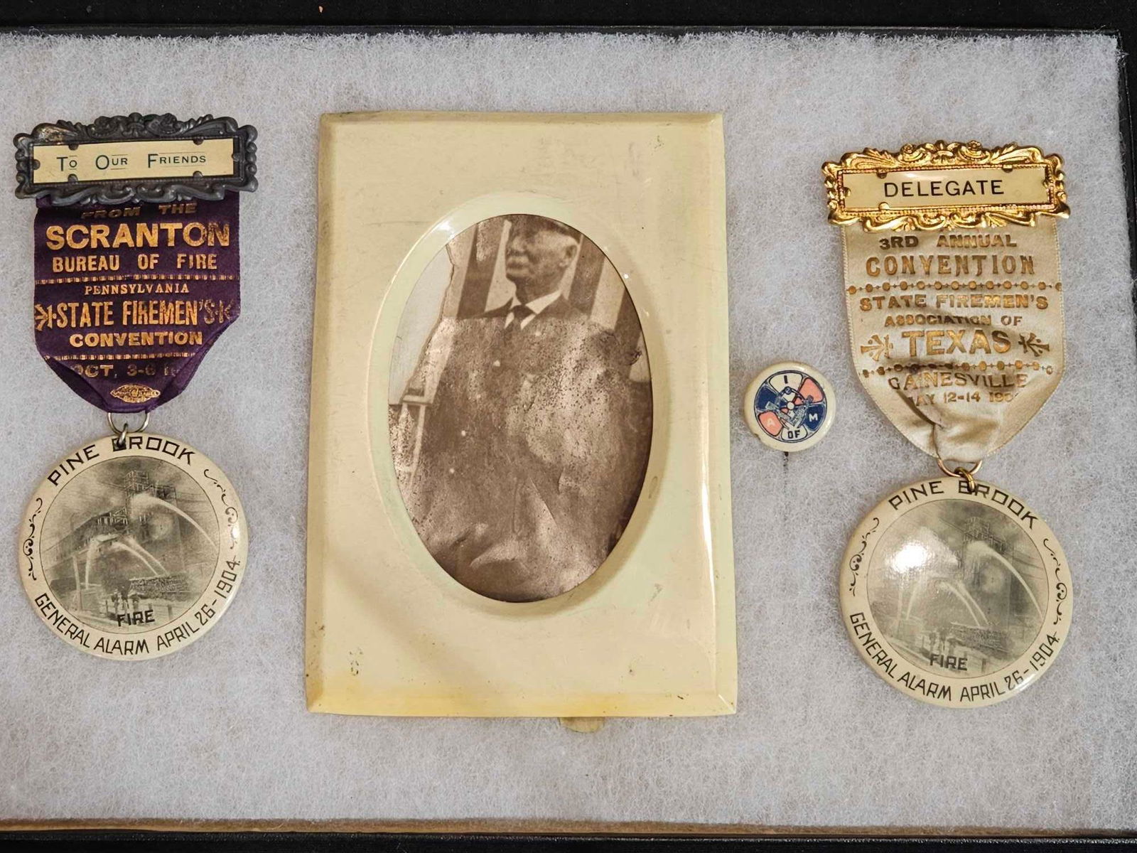 Firemens Association Convention Badges (1 of 4)