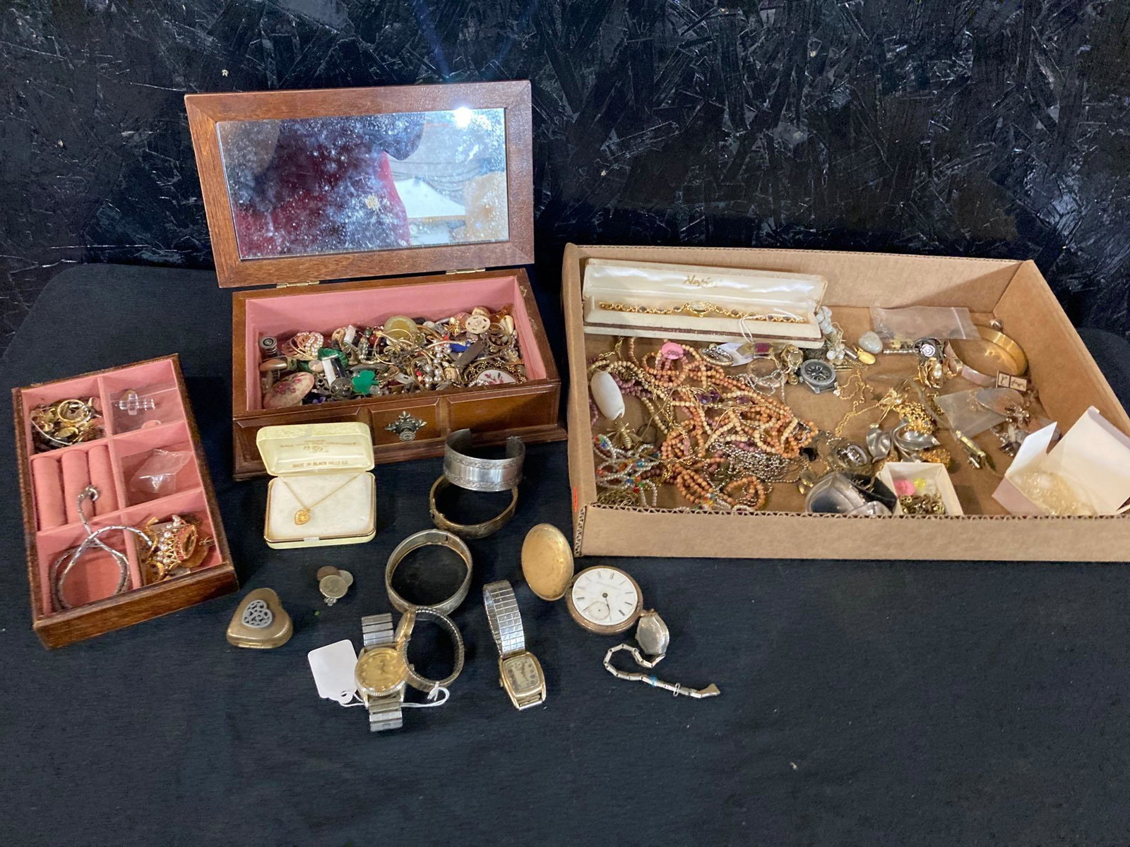 Vintage Costume Jewelry & Watches (1 of 8)