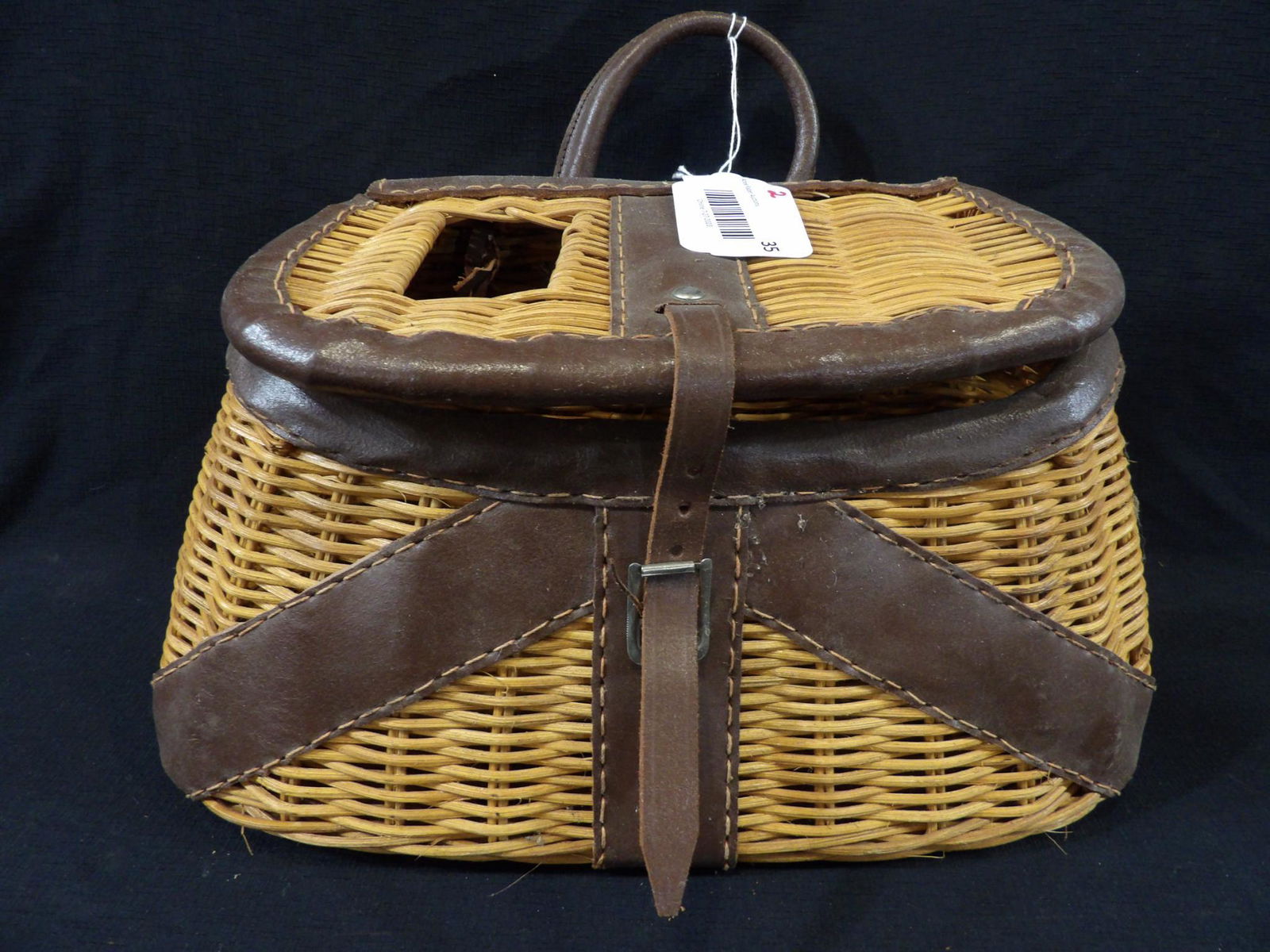 Vintage Wicker and Leather Fly Fishing Creel/Basket (1 of 8)