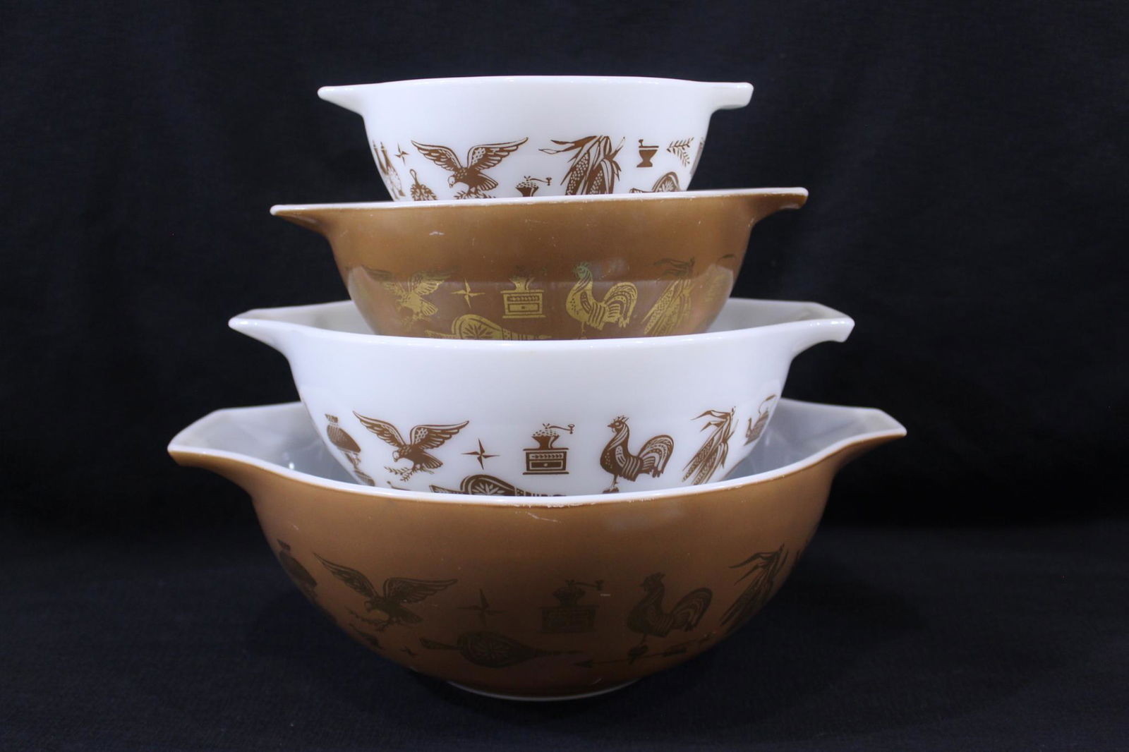 American Cinderella Pyrex Nesting Bowl Set: Great vintage condition with no chips, cracks or breaks