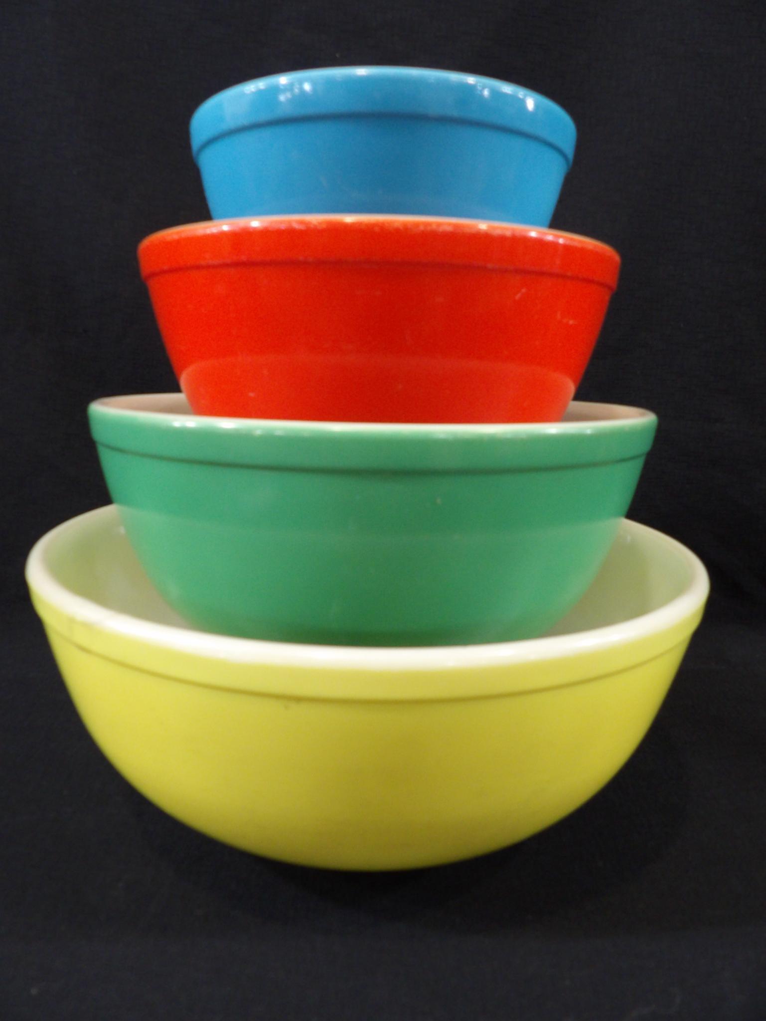 Vintage Pyrex Primary Colors Nesting Bowl Set: Showing minor scratching as well as normal wear due to usage.
