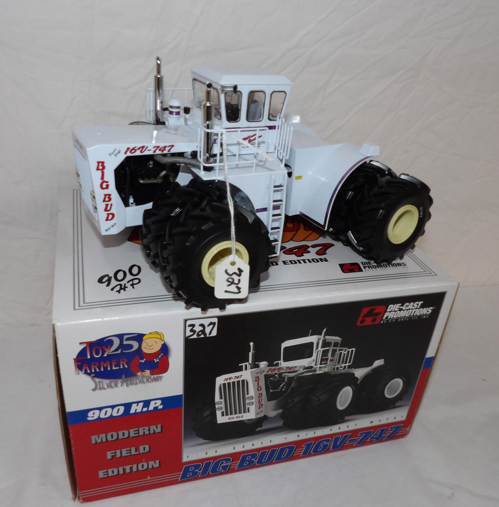 BIG BUD 16 V 747 4WD: 900 HP FIELD EDITION TOY FARMER 1-32 SCALE W BOX