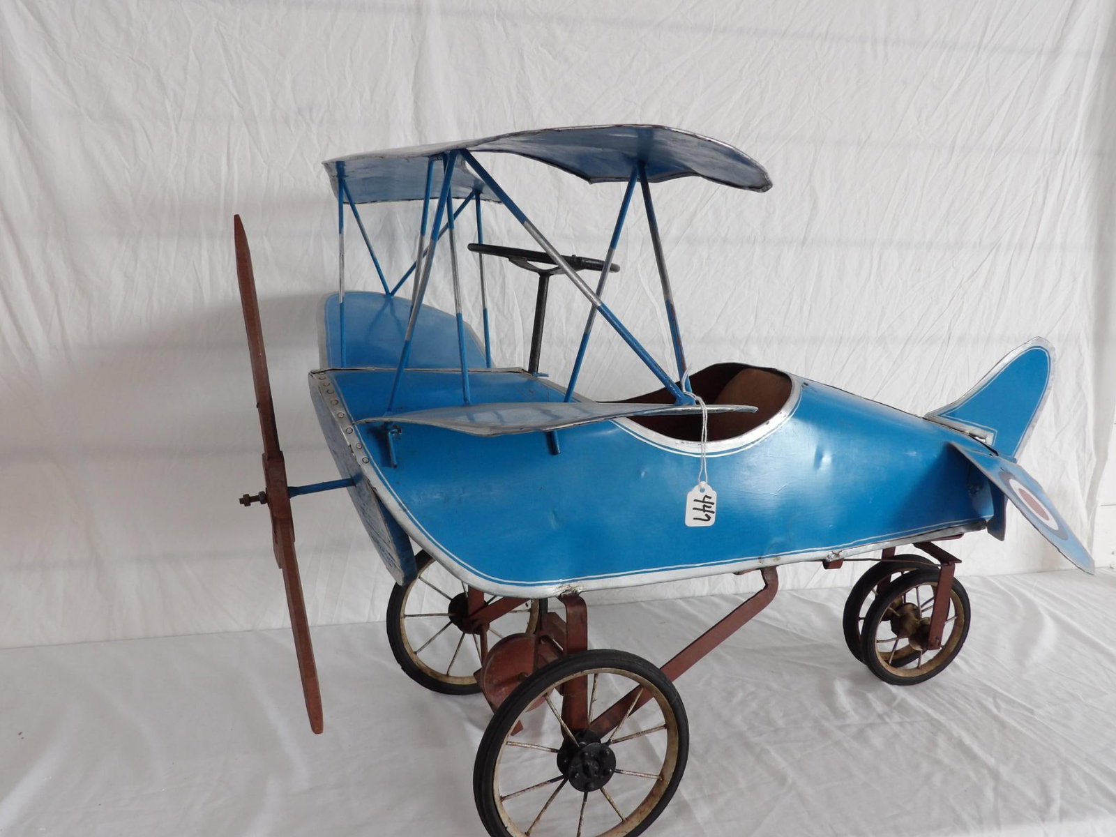 PEDAL AIRPLANE: W WOODEN FRONT PELLER
