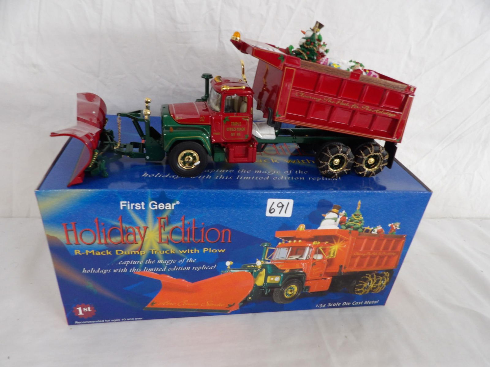 MACK R DUMP TRUCK W PLOW (1 of 1)