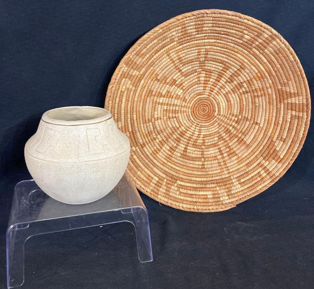 Native American Gathering Basket & Vase (1 of 4)