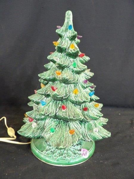 Vintage Ceramic Lighted Christmas Tree (1 of 4)