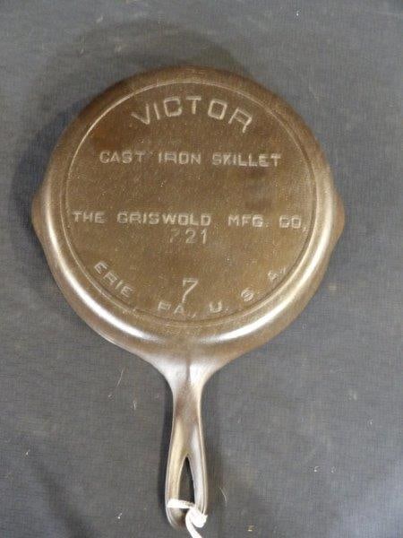 Victor- Griswold #7 Cast Iron Skillet (1 of 4)