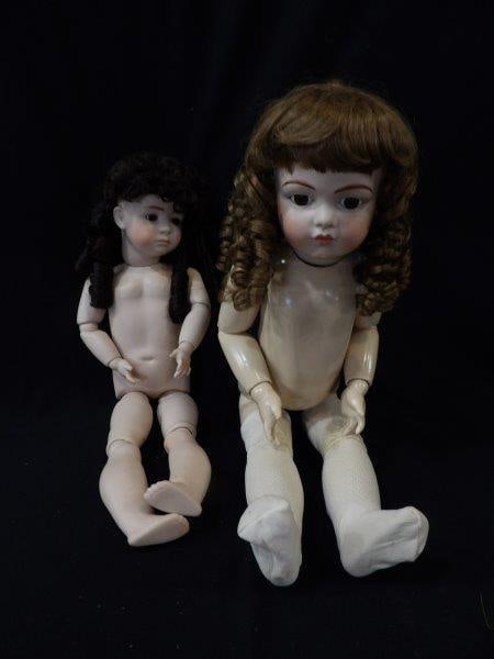 Lot of 2 Early Articulating Dolls (1 of 8)