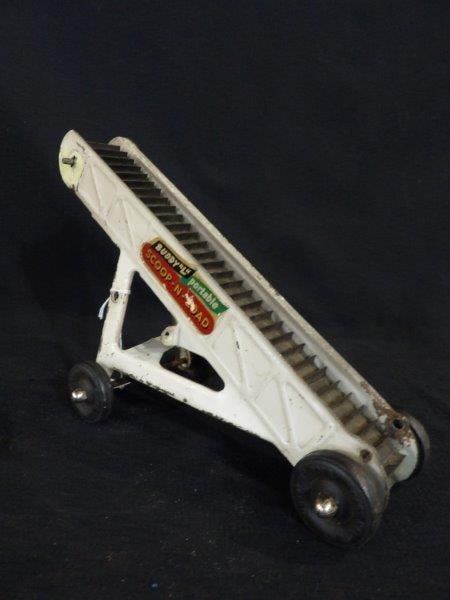 Vintage Buddy L Portable Scoop - N - Load Elevator Scale Model Toy (1 of 7)
