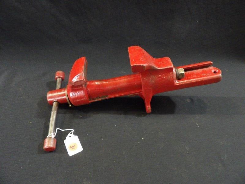 MOUNTABLE VISE: OPENS TO 3.5 INCHES, VERY SMOOTH WINDING